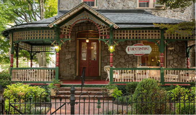 Cornerstone Bed & Breakfast Hotels on Roosevelt Blvd