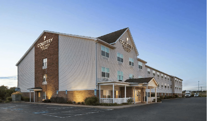 Country Inn & Suites By Radisson - Dover, Ohio