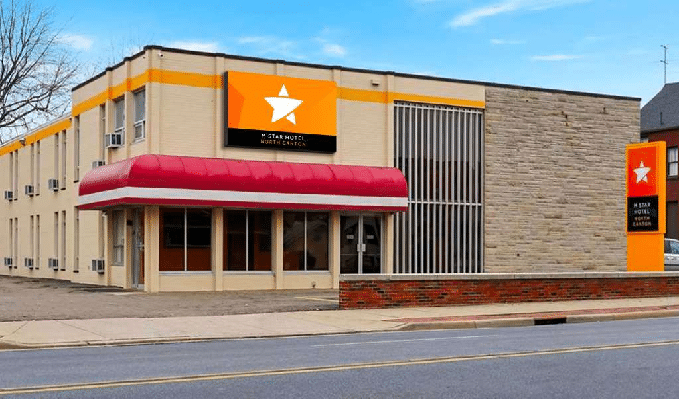 M Star Hotel - North Canton