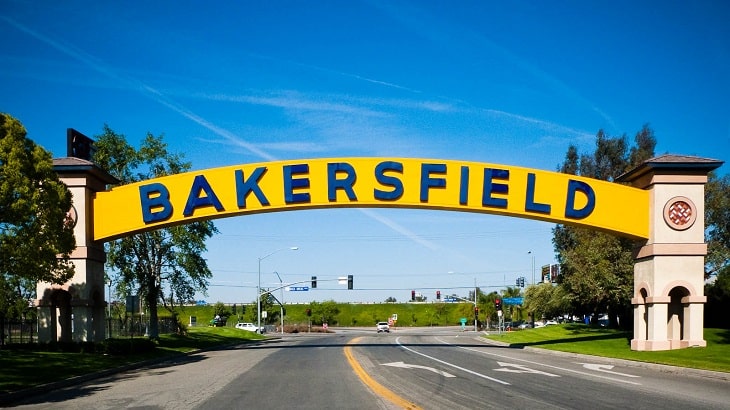things to do in bakersfield at night